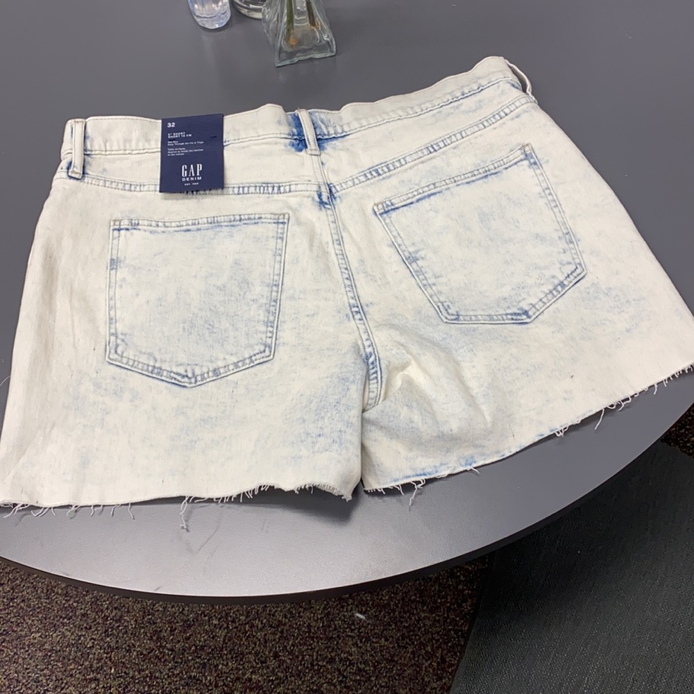 GAP shorts - Picture 7 of 7